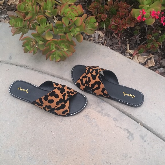 Qupid Shoes - BEST SELLER❗️UMA Leopard Cross Band Slide Sandals